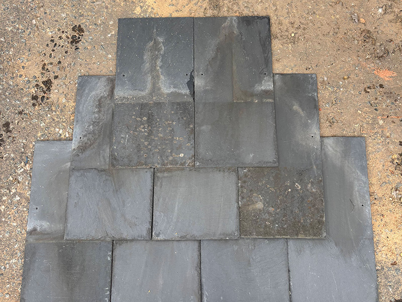 Spanish roof slates with smooth dark grey to black finish